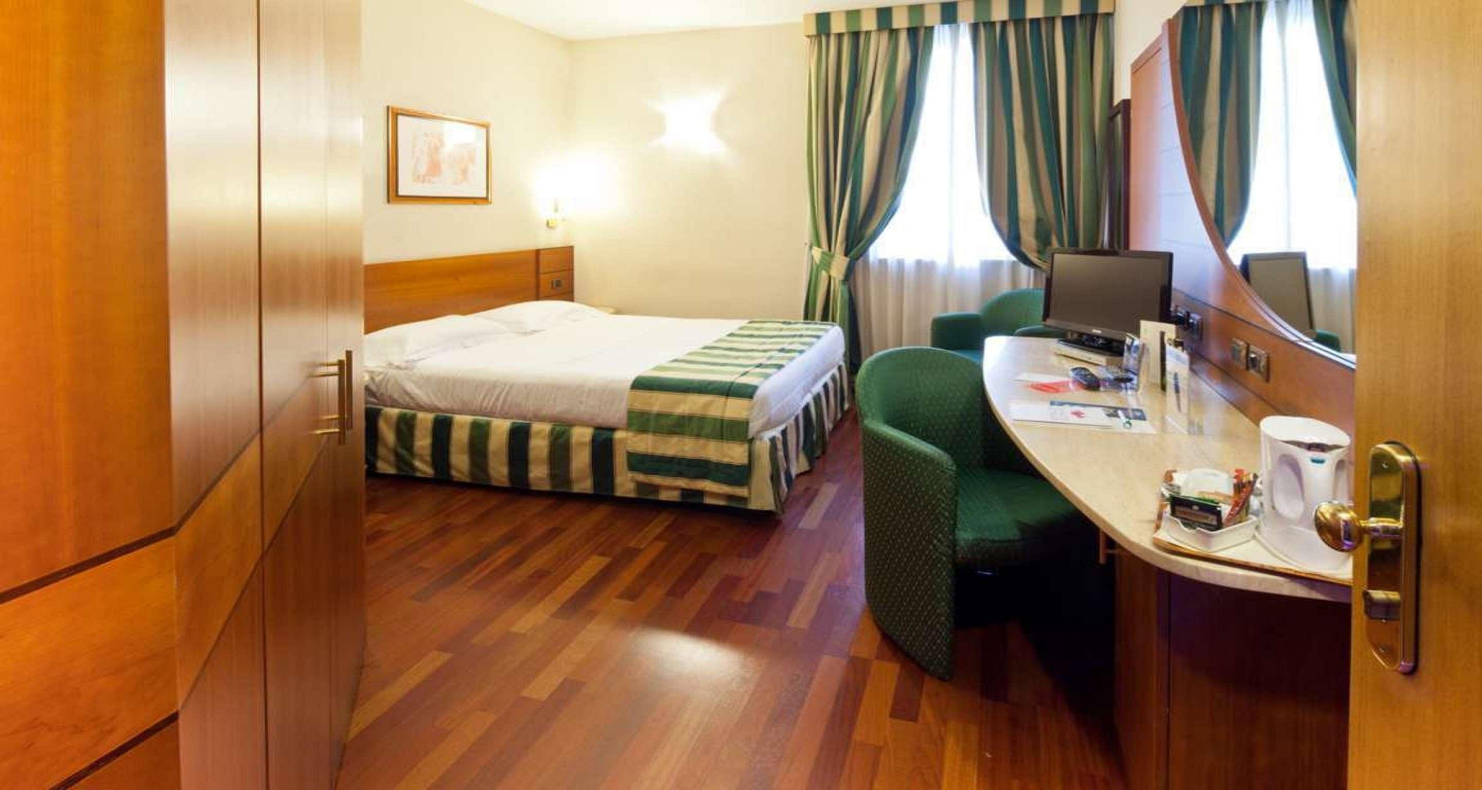 Hotel Mirage Sure Hotel Collection By Best Western Милано Екстериор снимка
