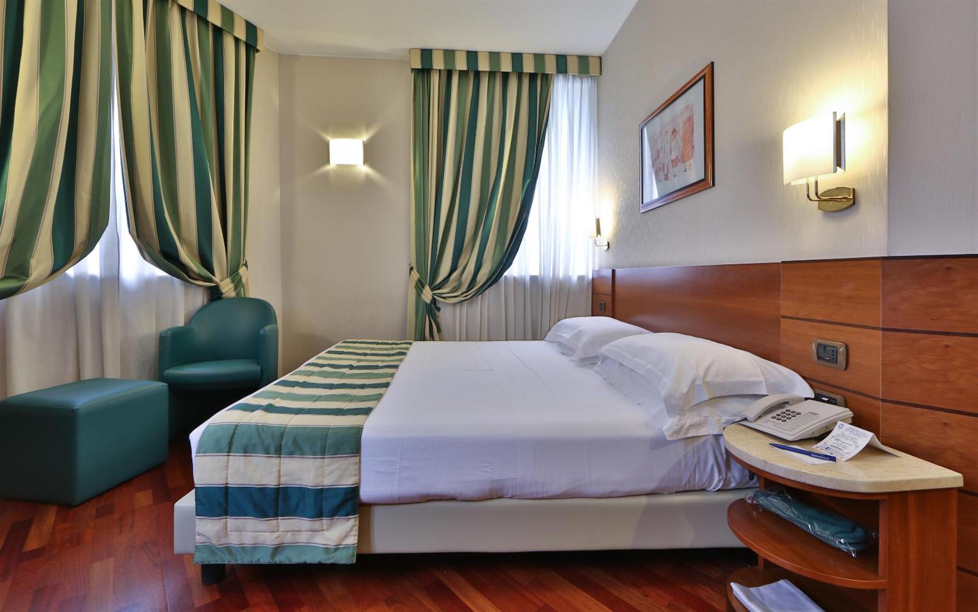 Hotel Mirage Sure Hotel Collection By Best Western Милано Екстериор снимка