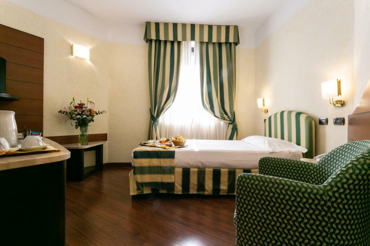 Hotel Mirage Sure Hotel Collection By Best Western Милано Екстериор снимка