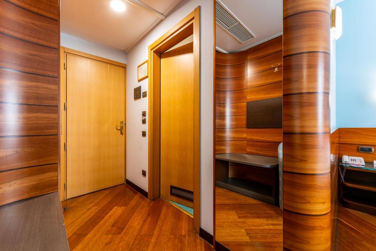 Hotel Mirage Sure Hotel Collection By Best Western Милано Екстериор снимка