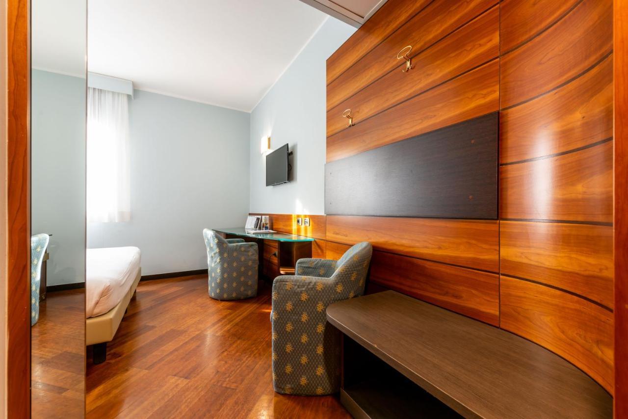 Hotel Mirage Sure Hotel Collection By Best Western Милано Екстериор снимка