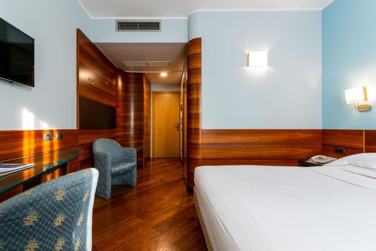 Hotel Mirage Sure Hotel Collection By Best Western Милано Екстериор снимка